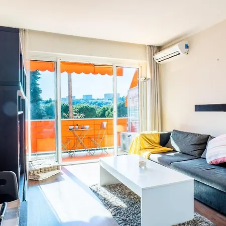 Cozy With Balcony And Air Conditioning