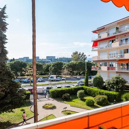 Cozy With Balcony And Air Conditioning *
